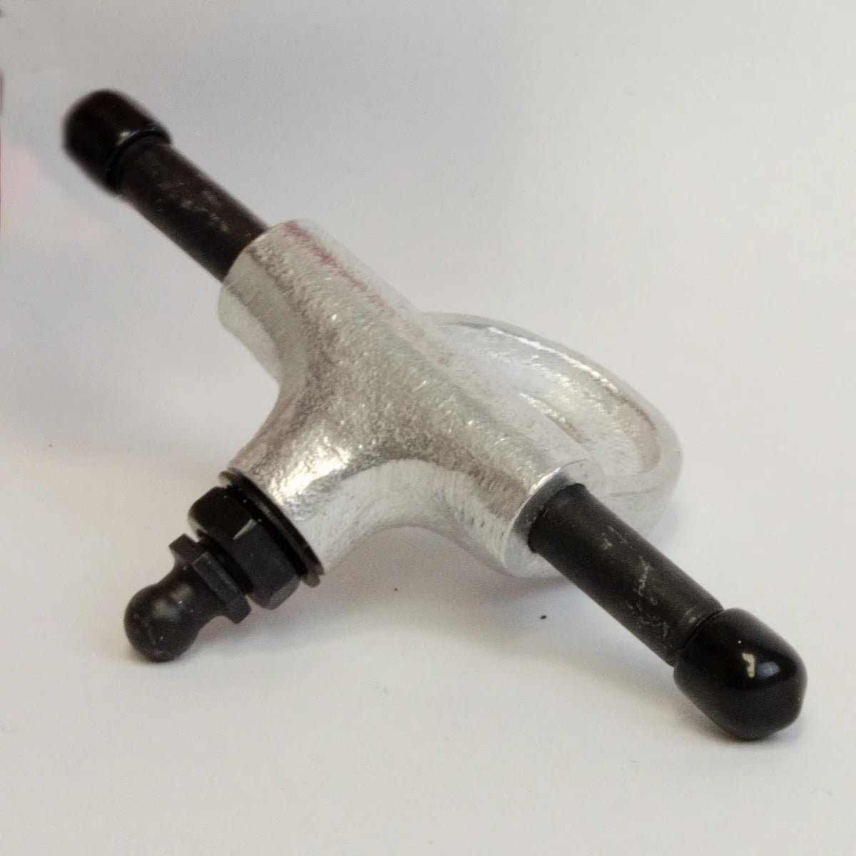 Sure-Grip Classic Truck - ROLLER SKATE USA