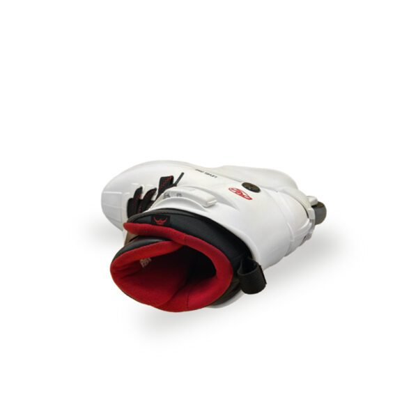 Razors Cult Level One White Aggressive Skates - Image 3